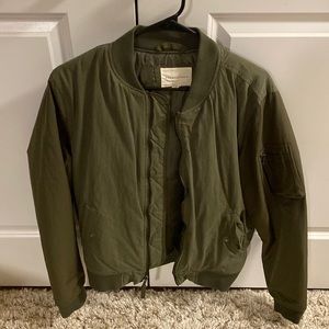 Green men’s bomber jacket